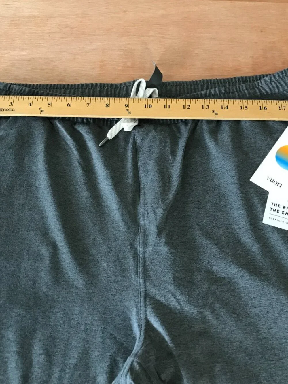 Vuori Men's Gray Sweatpants Joggers